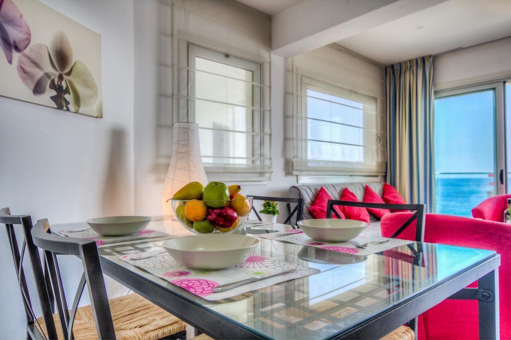 Beachfront Trident Protaras Bagian luar foto