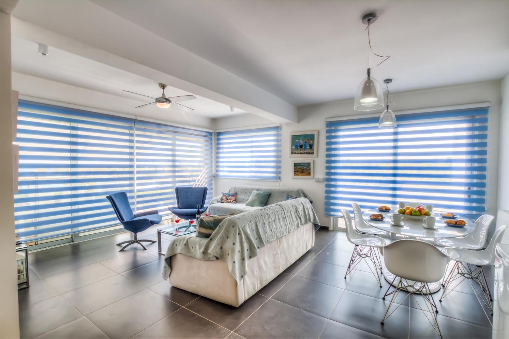 Beachfront Trident Protaras Bagian luar foto